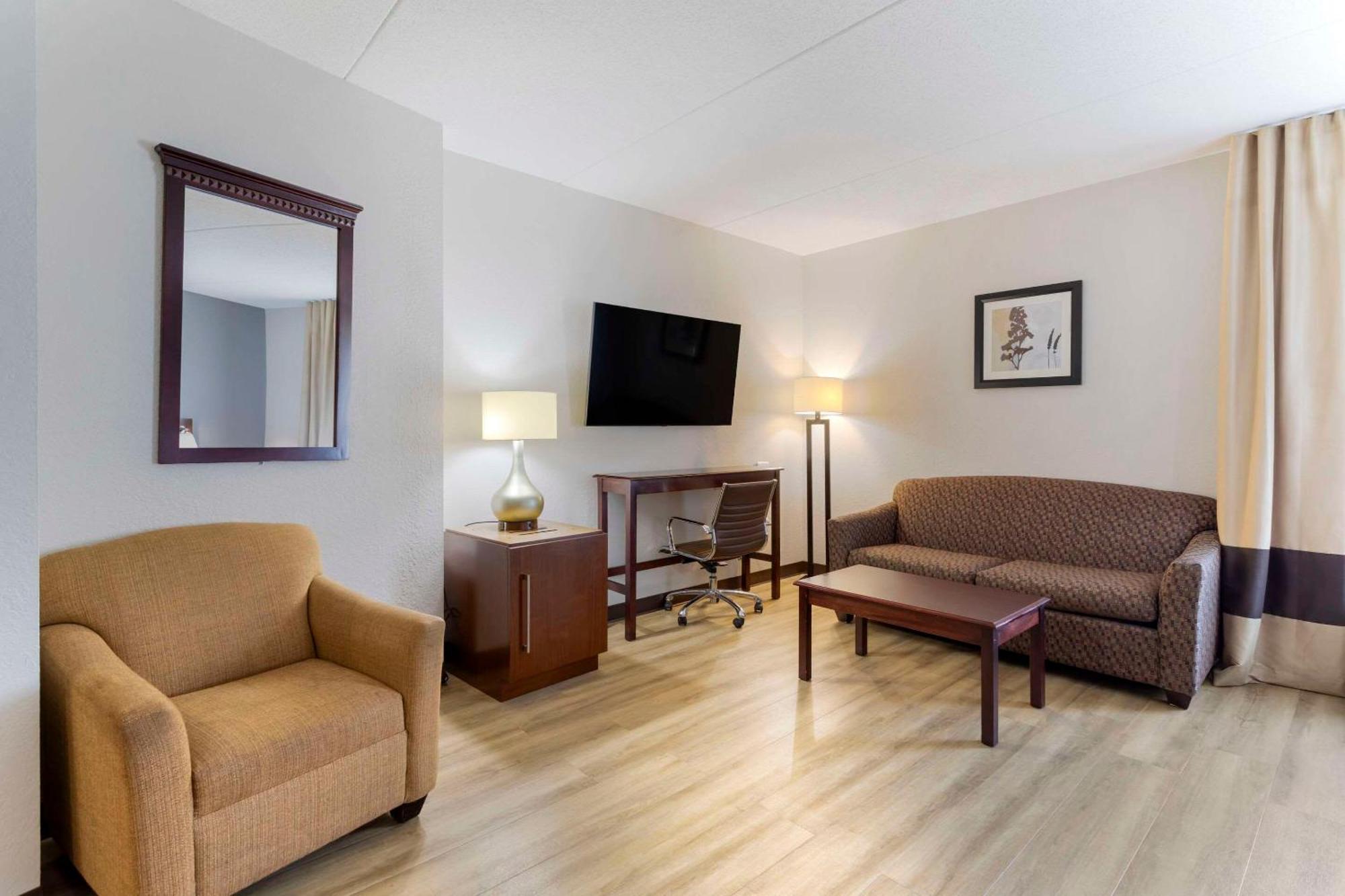 Comfort Sevierville Hotel 3*