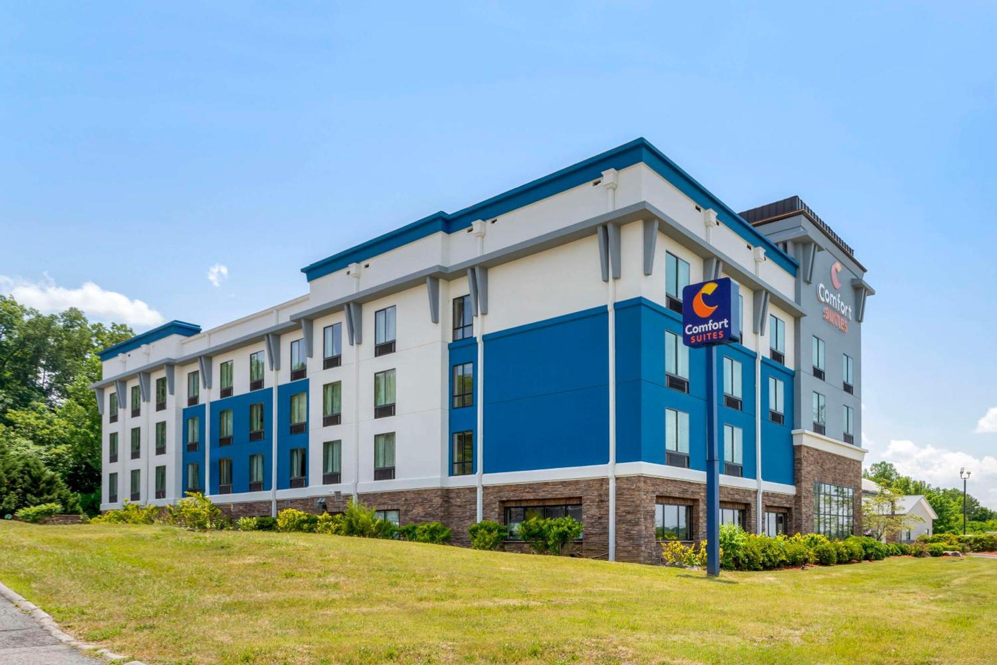 Comfort Sevierville Hotel 3*
