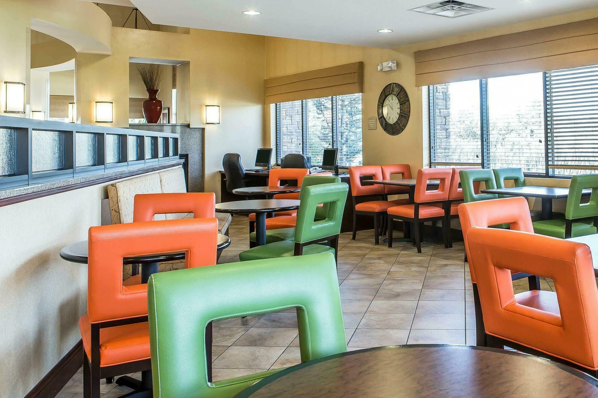Comfort Sevierville Hotel